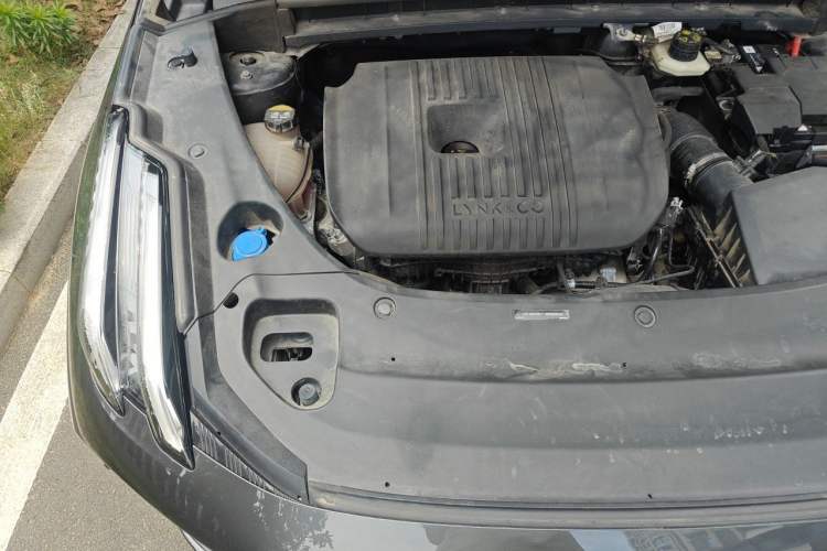Used Lynk & Co 03 2023 2.0TD DCT JingPro Engine Bay Right