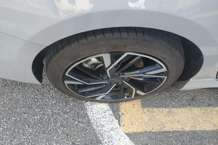 Used Lynk & Co 03 2023 1.5T EM-F PM Exterior 8