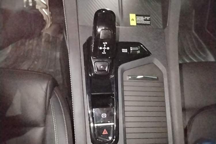 Used Lynk & Co 03 2023 2.0TD DCT JingPro Gear Lever