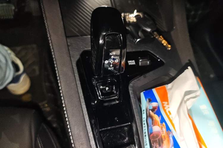 Used Lynk & Co 03 2023 1.5TD DCT JingPro Gear Lever