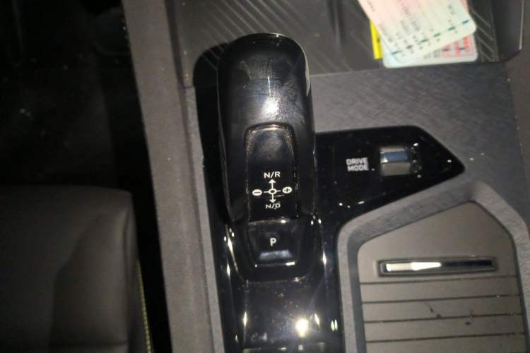 Used Lynk & Co 03 2023 2.0TD DCT JingPro Gear Lever