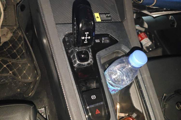 Used Lynk & Co 03 2023 2.0TD DCT JingPro Gear Lever