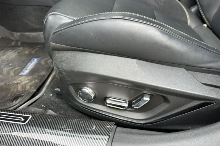 Used Lynk & Co 03 2023 2.0TD DCT H-Power Halo Interior 11