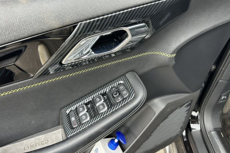 Used Lynk & Co 03 2023 2.0TD DCT H-Power Halo Interior 12