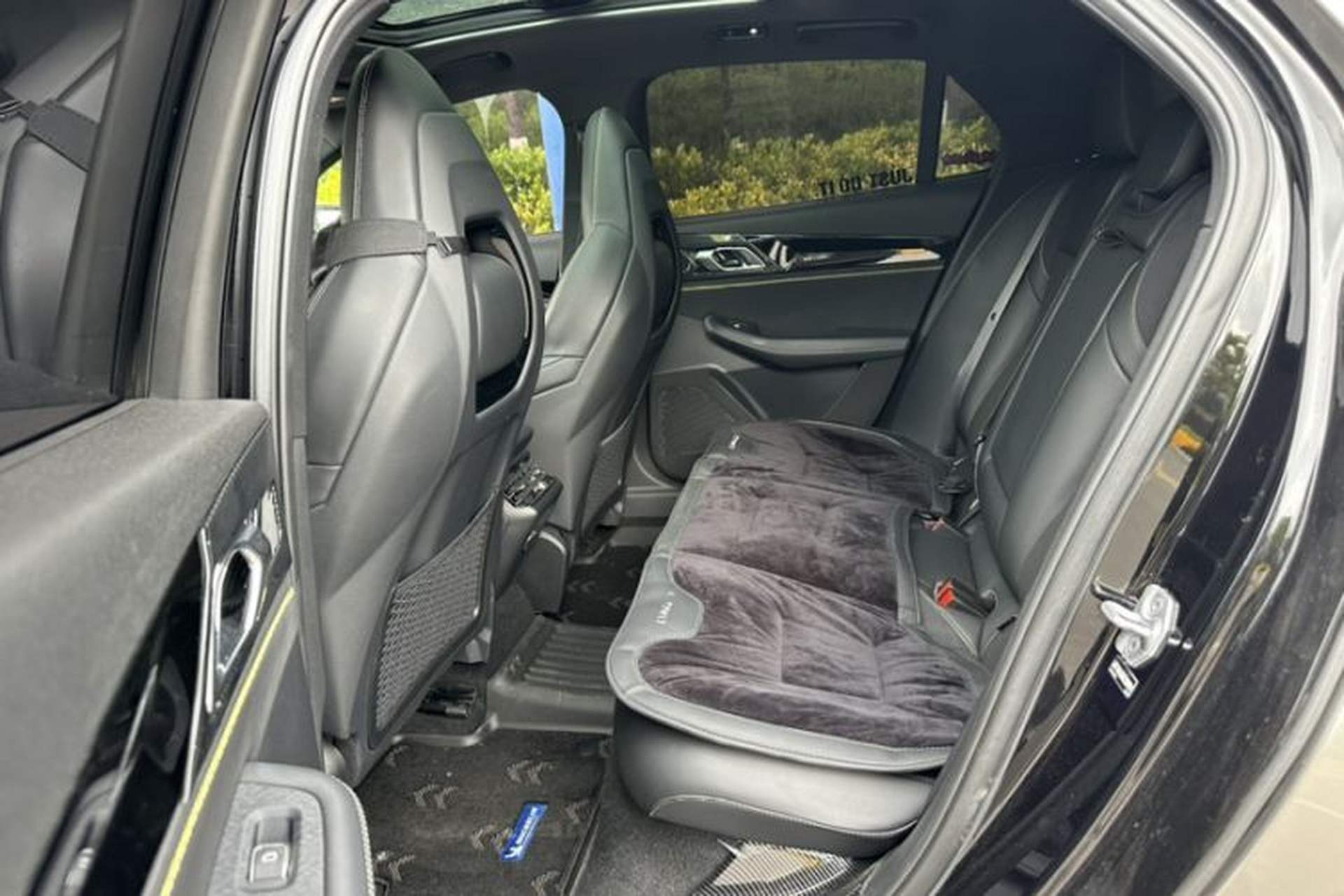 Used Lynk & Co 03 2023 2.0TD DCT H-Power Halo Interior 13