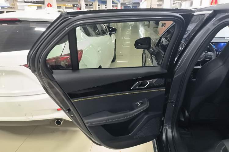 Used Lynk & Co 03 2023 1.5TD DCT JingPro Interior 8