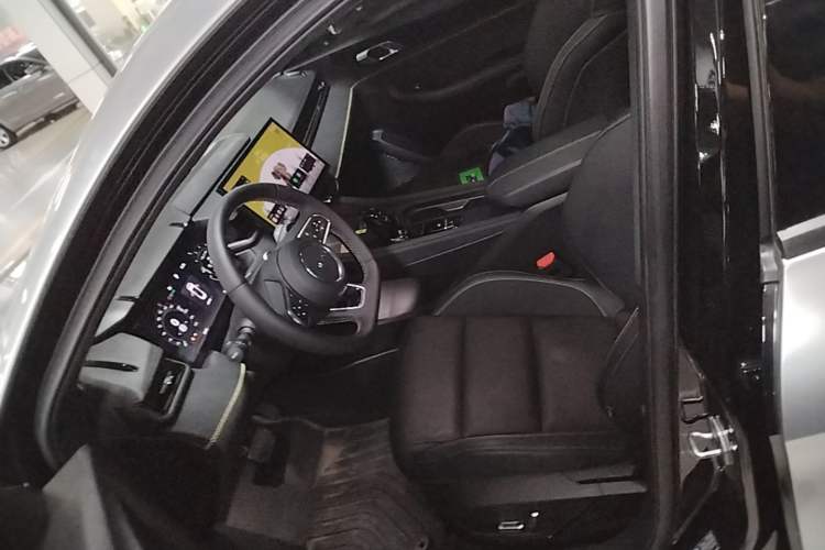 Used Lynk & Co 03 2023 2.0TD DCT JingPro Left Front Seat