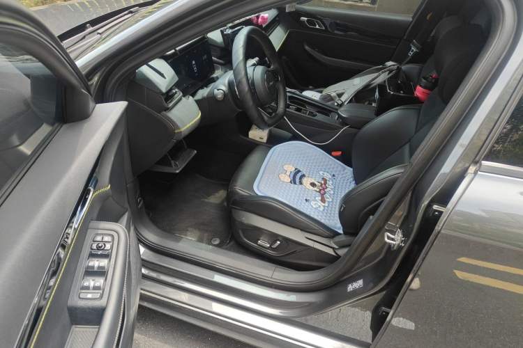 Used Lynk & Co 03 2023 2.0TD DCT JingPro Left Front Seat