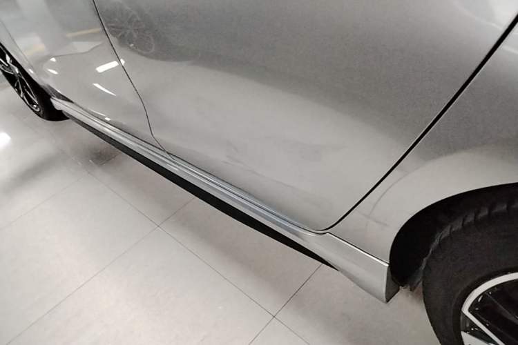 Used Lynk & Co 03 2023 2.0TD DCT JingPro Left Side Sill