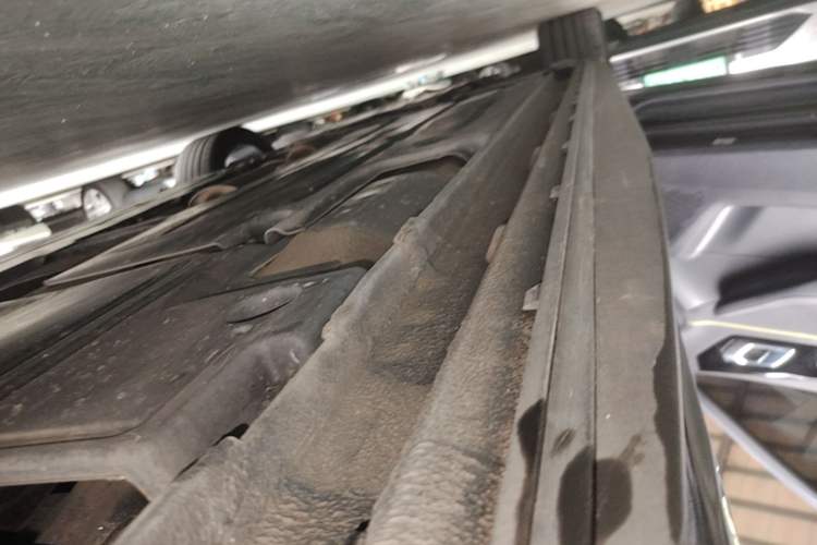 Used Lynk & Co 03 2023 2.0TD DCT JingPro Left Side Sill