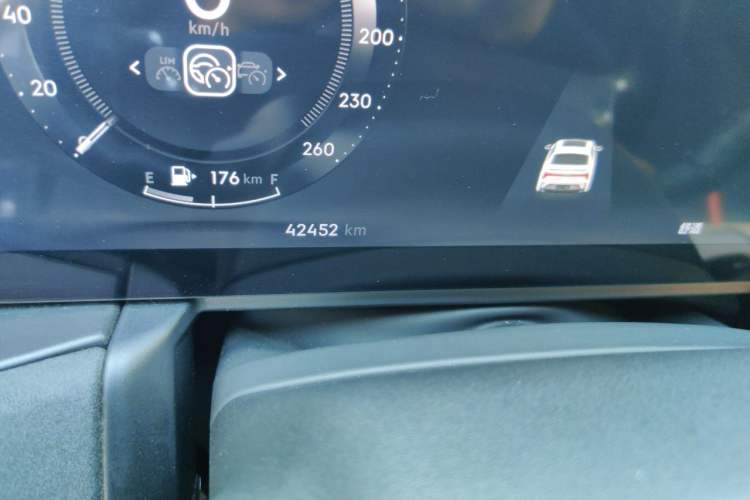 Used Lynk & Co 03 2023 1.5TD DCT JingPro Odometer Close Up