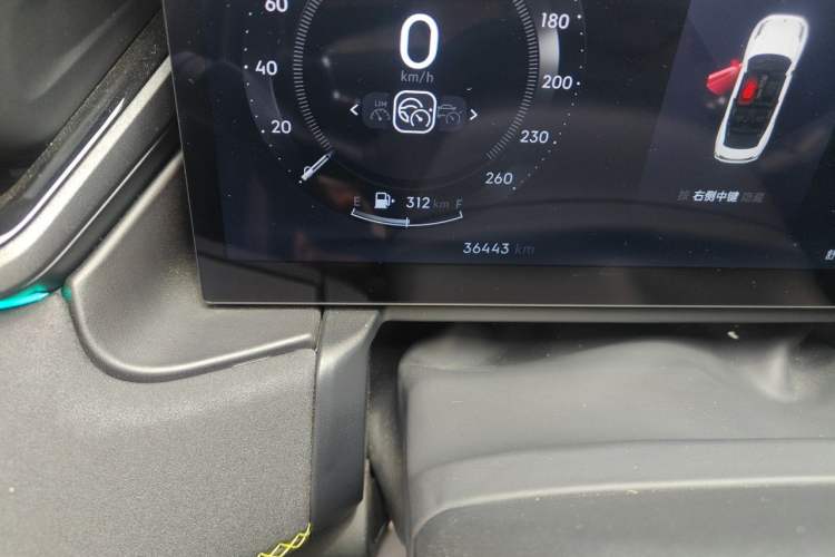Used Lynk & Co 03 2023 2.0TD DCT JingPro Odometer Close Up
