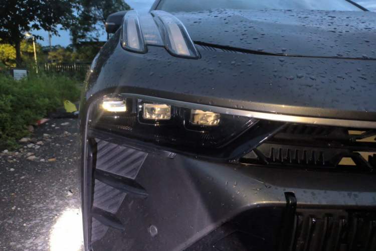 Used Lynk & Co 03 2023 2.0TD DCT JingPro Right Front Headlight
