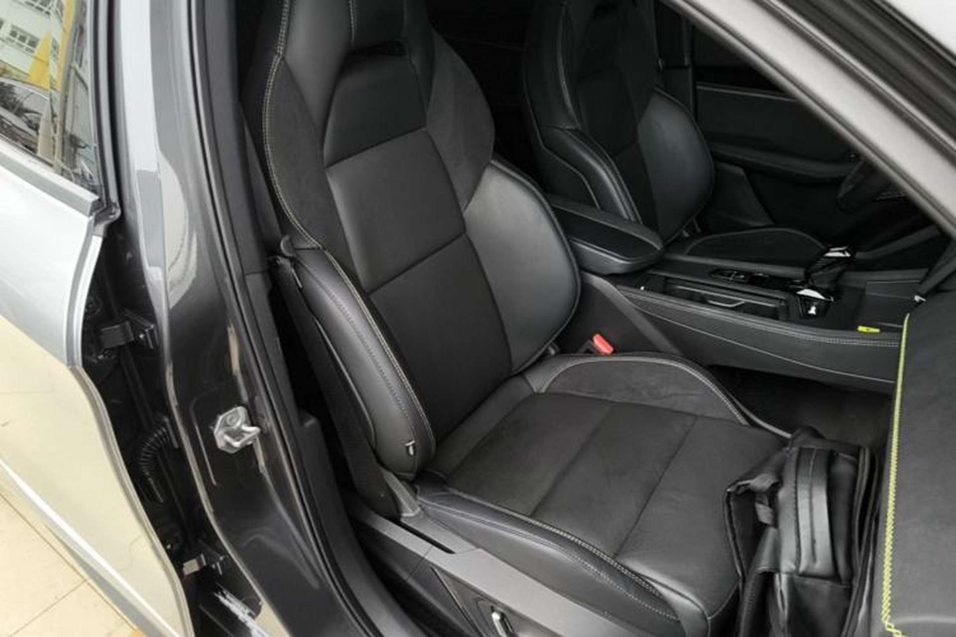 Used Lynk & Co 03 2023 2.0TD DCT JingPro Right Front Seat