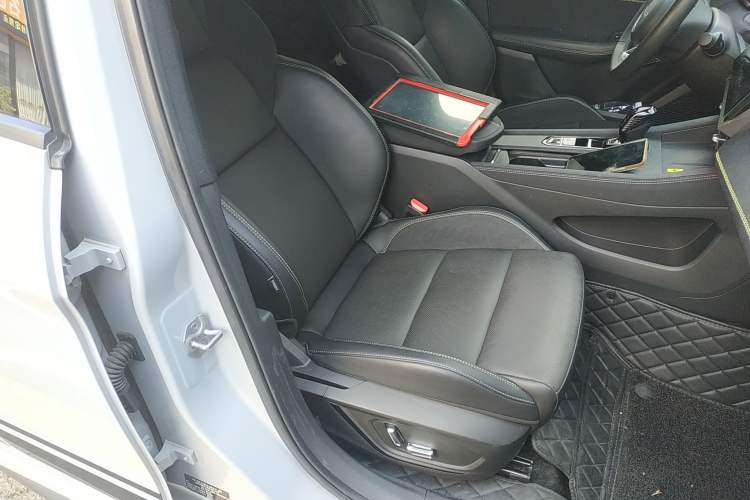 Used Lynk & Co 03 2023 1.5T EM-F PM Right Front Seat