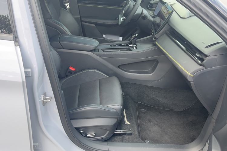 Used Lynk & Co 03 2023 1.5T EM-F PM Right Front Seat