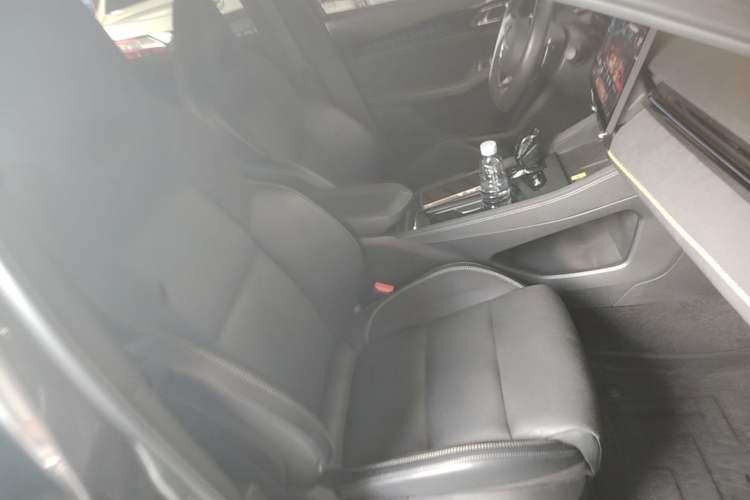 Used Lynk & Co 03 2023 2.0TD DCT JingPro Right Front Seat