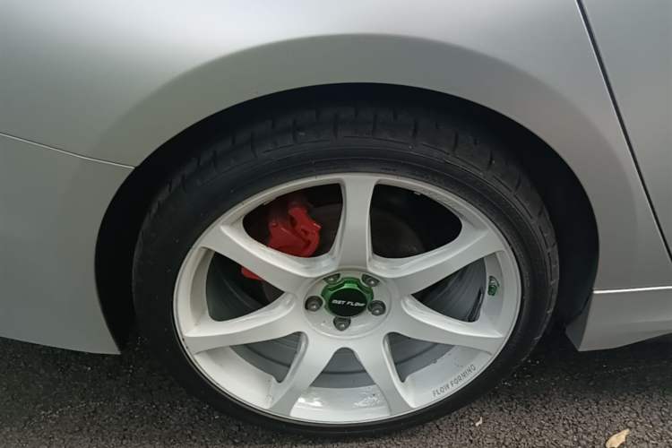 Used Lynk & Co 03 2023 2.0TD DCT H-Power Halo Right Rear Wheel Hub