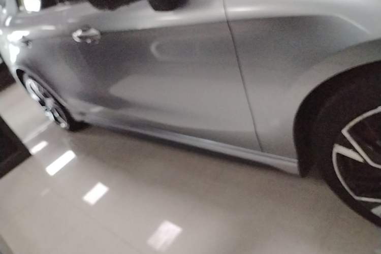 Used Lynk & Co 03 2023 2.0TD DCT JingPro Right Side Sill
