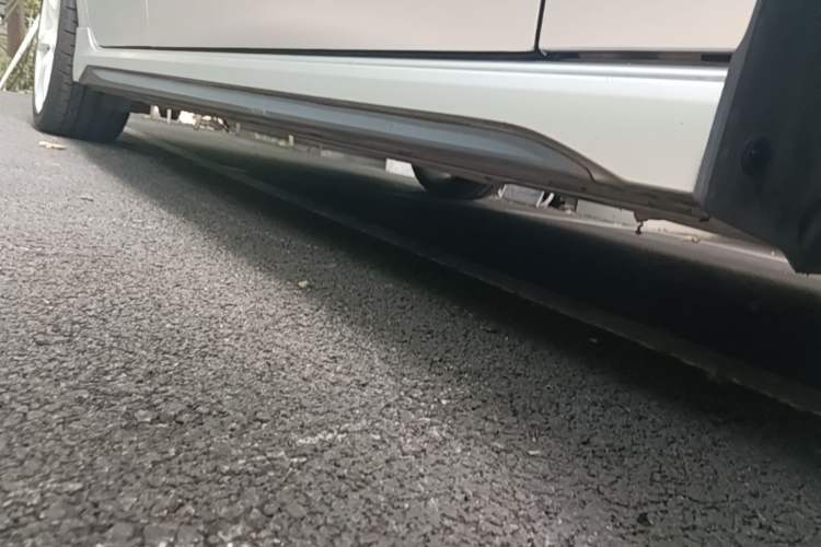 Used Lynk & Co 03 2023 2.0TD DCT H-Power Halo Right Side Sill