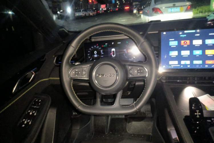 Used Lynk & Co 03 2023 2.0TD DCT JingPro Steering Wheel