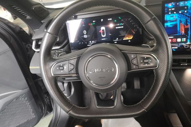 Used Lynk & Co 03 2023 2.0TD DCT JingPro Steering Wheel