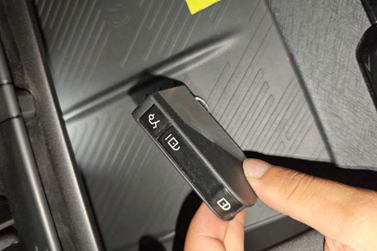 Used Lynk & Co 03 2023 2.0TD DCT JingPro Vehicle Key