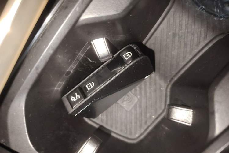 Used Lynk & Co 03 2023 2.0TD DCT JingPro Vehicle Key