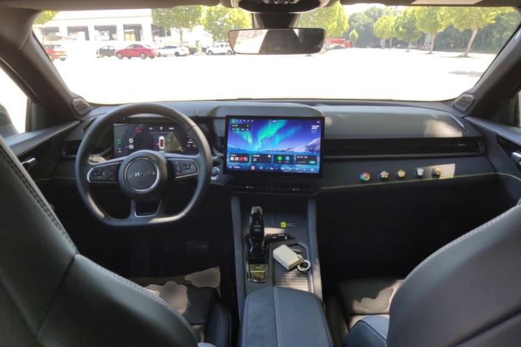 Used Lynk & Co 03 2023 1.5T EM-F AM Center Console