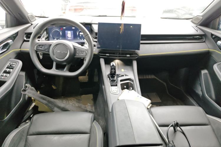 Used Lynk & Co 03 2023 1.5TD DCT JingPro Center Console