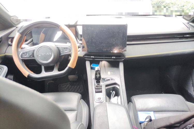 Used Lynk & Co 03 2023 2.0TD DCT JingPro Center Console