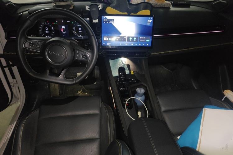 Used Lynk & Co 03 2023 1.5TD DCT JingPro Center Console