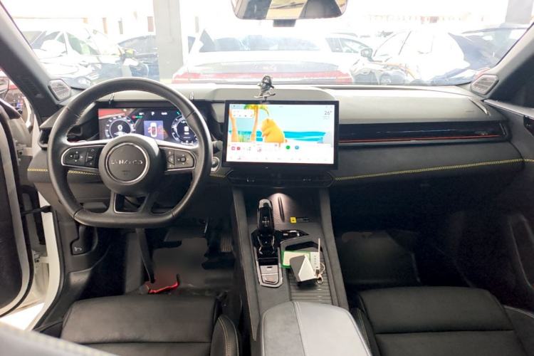 Used Lynk & Co 03 2023 2.0TD DCT H-Power Halo Center Console