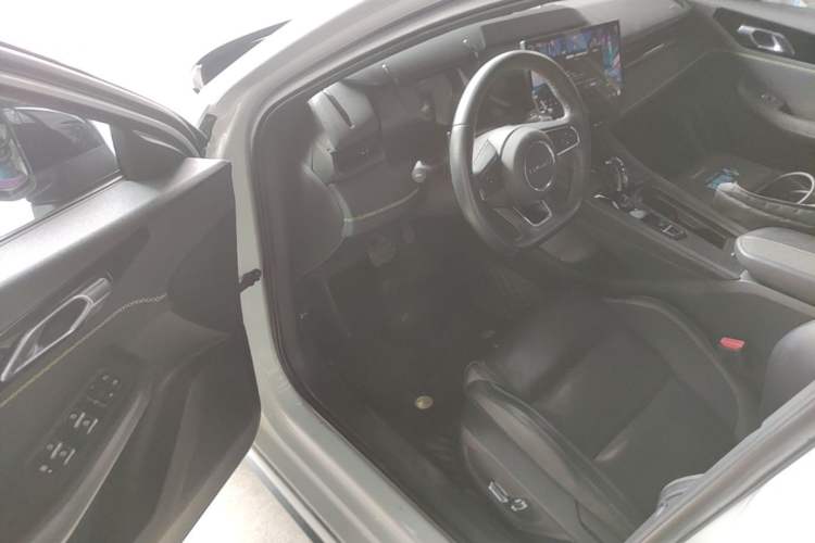 Used Lynk & Co 03 2023 2.0TD DCT JingPro Driver Seat