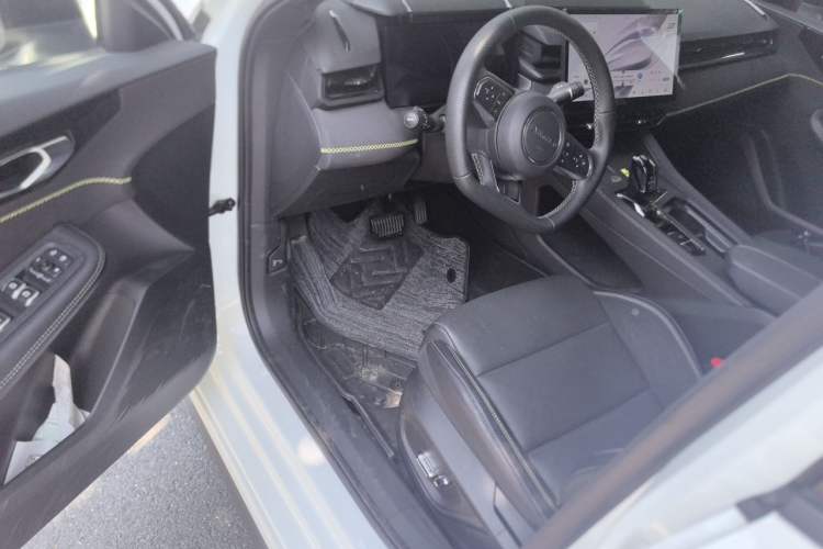 Used Lynk & Co 03 2023 1.5TD DCT JingPro Driver Seat