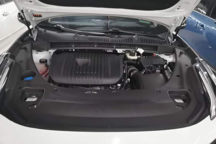 Used Lynk & Co 03 2023 2.0TD DCT JingPro Engine Bay