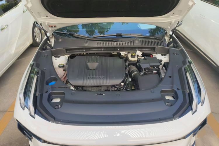 Used Lynk & Co 03 2023 2.0TD DCT JingPro Engine Bay
