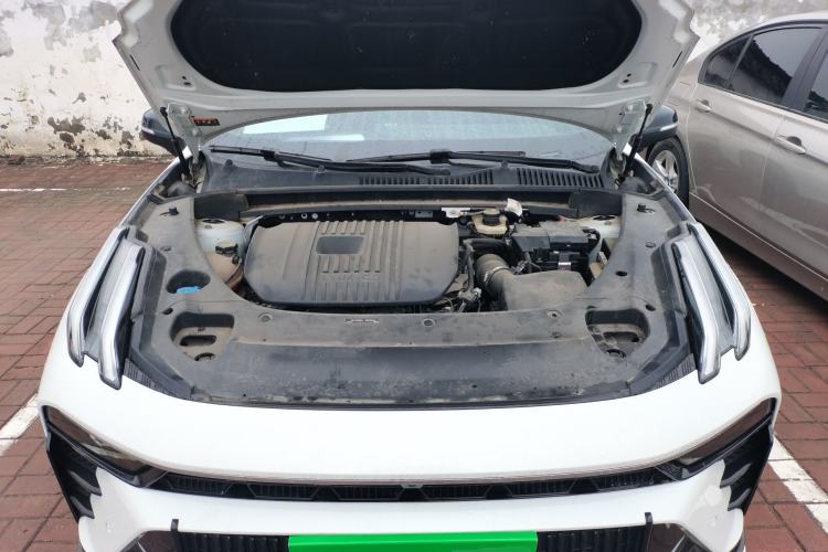 Used Lynk & Co 03 2023 2.0TD DCT JingPro Engine Bay