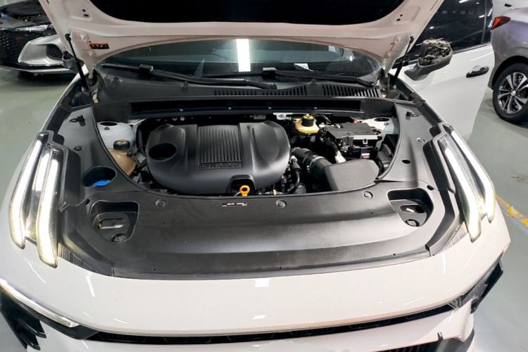 Used Lynk & Co 03 2023 1.5TD DCT JingPro Engine Bay