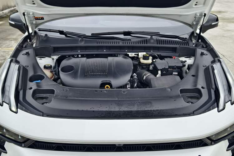 Used Lynk & Co 03 2023 1.5TD DCT JingPro Engine Bay