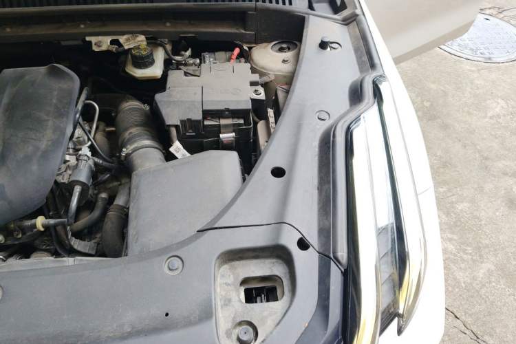 Used Lynk & Co 03 2023 1.5TD DCT JingPro Engine Bay Left