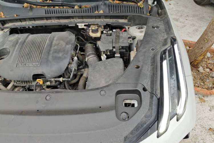 Used Lynk & Co 03 2023 1.5TD DCT JingPro Engine Bay Left