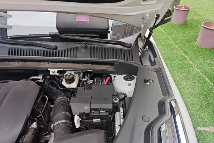Used Lynk & Co 03 2023 1.5TD DCT JingPro Engine Bay Left