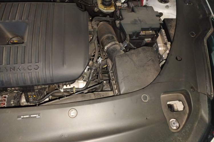 Used Lynk & Co 03 2023 2.0TD DCT JingPro Engine Bay Left