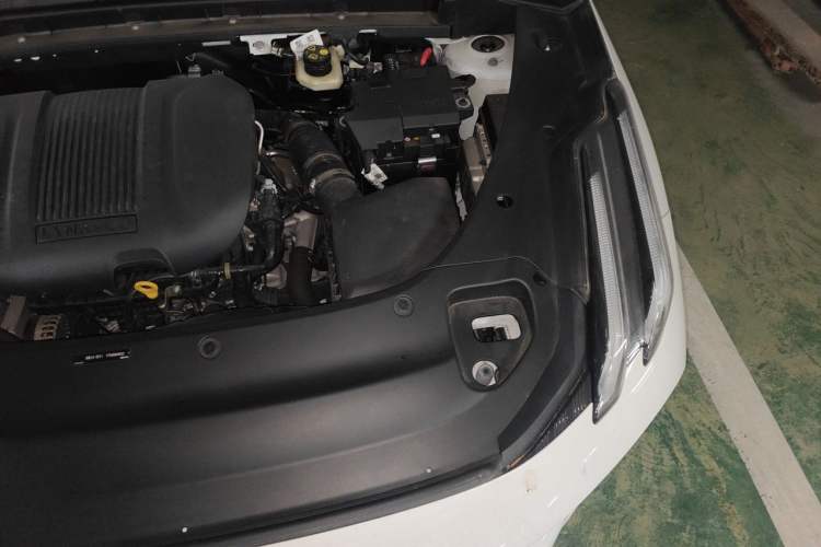 Used Lynk & Co 03 2023 1.5TD DCT JingPro Engine Bay Left