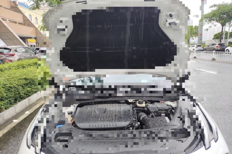 Used Lynk & Co 03 2023 2.0TD DCT JingPro Engine Bay
