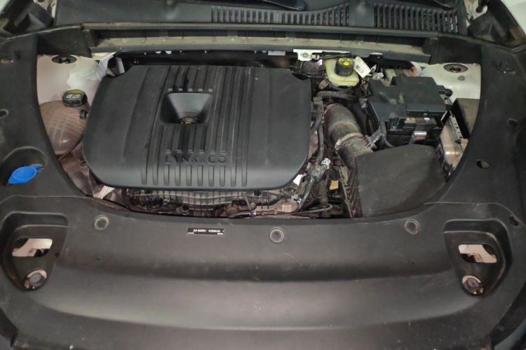 Used Lynk & Co 03 2023 2.0TD DCT H-Power Halo Engine Bay
