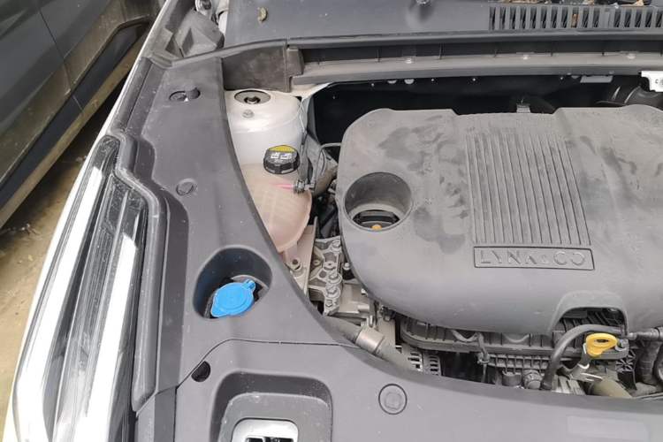 Used Lynk & Co 03 2023 1.5TD DCT JingPro Engine Bay Right