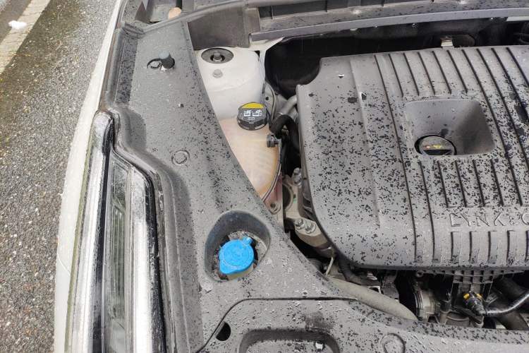 Used Lynk & Co 03 2023 2.0TD DCT JingPro Engine Bay Right