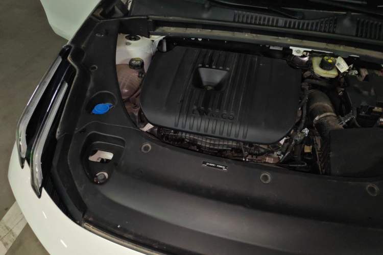 Used Lynk & Co 03 2023 2.0TD DCT H-Power Halo Engine Bay Right